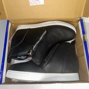 Rouge Helium Black‎ sneaker boot